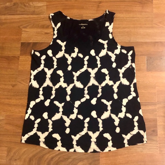 G.H. Bass & Co. Tops - NWT- blue and white patterned sleeveless top